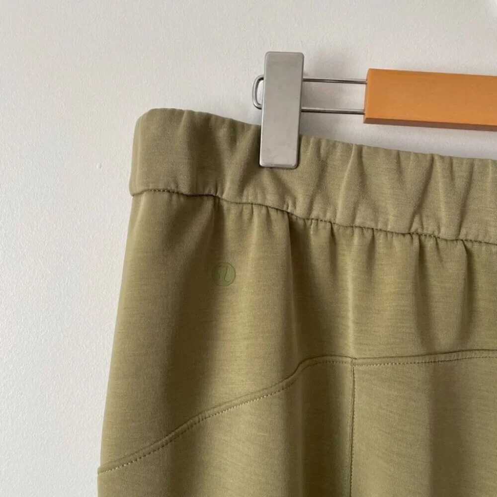 Lululemon Softstreme Relaxed High-Rise Pant Bronze Green Size 14 - Picture 7 of 8